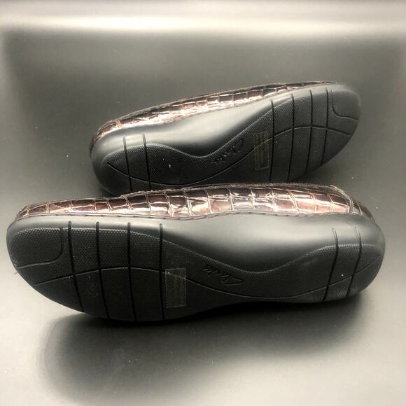 Clarks bendables Brown Vegan Croc Print Loafers, Women's Size 9/EUR 39.5 - Picture 6 of 7